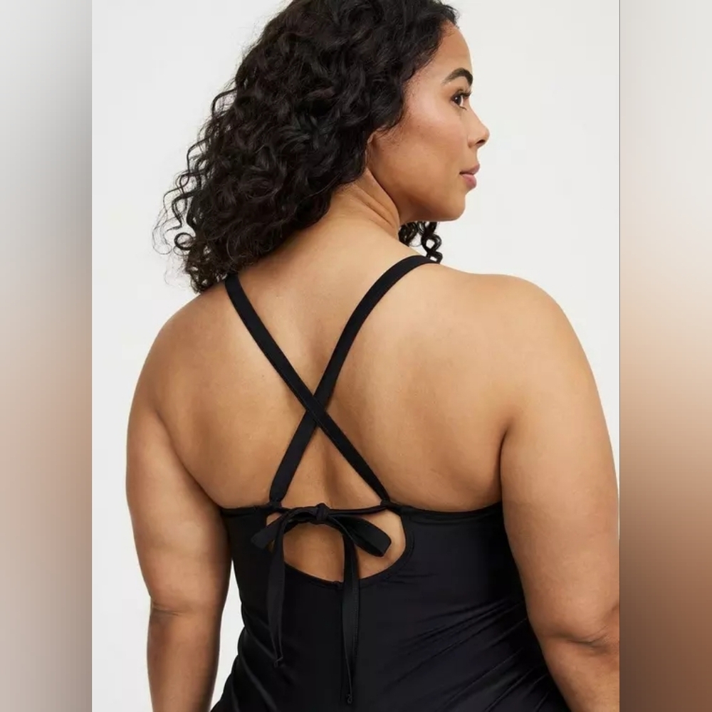 Torrid Strappy Plunge One-Piece Black & Pink Swimsuit Plus Size 3X Nwt - Picture 3 of 7